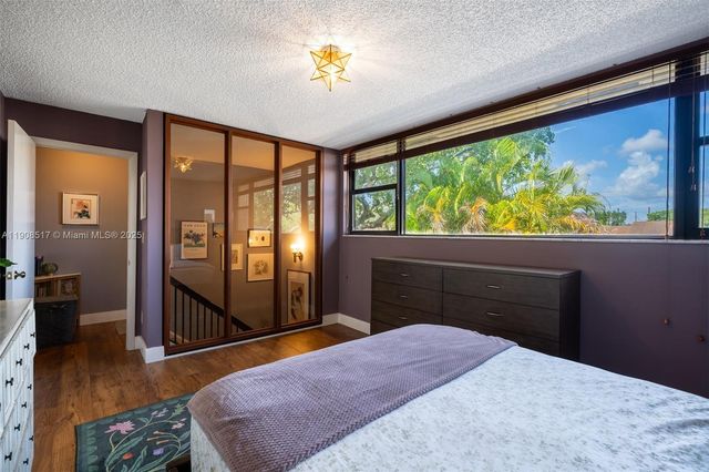 1207 NW 123rd Ave, Pembroke Pines, FL 33026