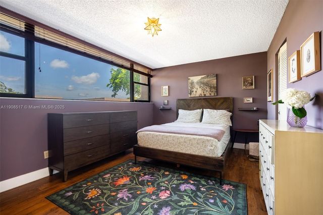 1207 NW 123rd Ave, Pembroke Pines, FL 33026