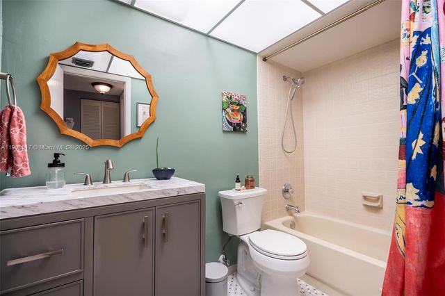 1207 NW 123rd Ave, Pembroke Pines, FL 33026