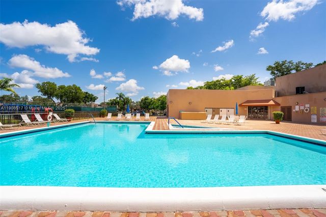 1207 NW 123rd Ave, Pembroke Pines, FL 33026