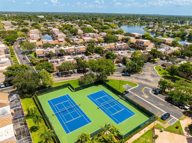 1207 NW 123rd Ave, Pembroke Pines, FL 33026