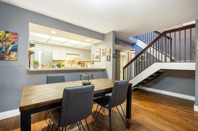 1207 NW 123rd Ave, Pembroke Pines, FL 33026