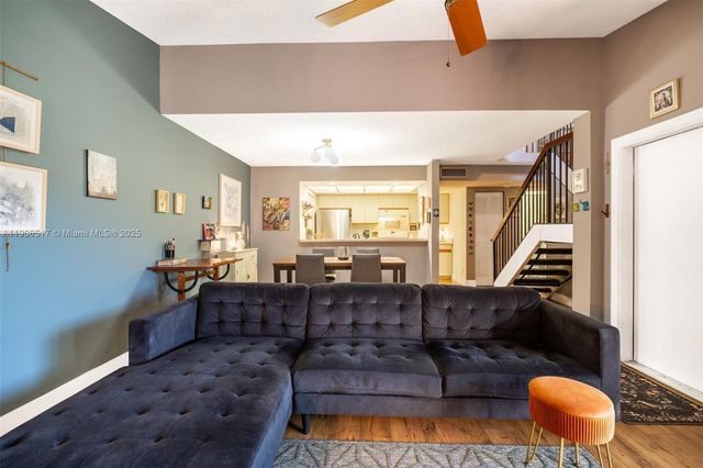 1207 NW 123rd Ave, Pembroke Pines, FL 33026