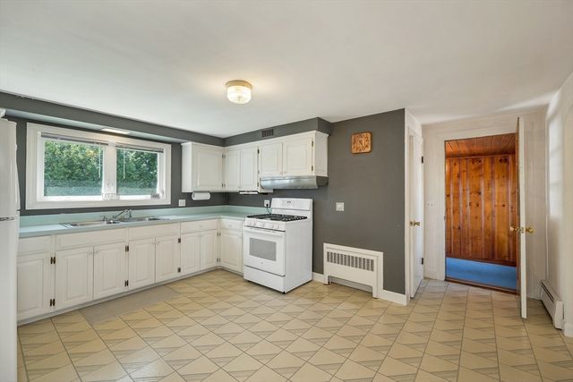 36 Louisberg St, Lawrence, MA 01843