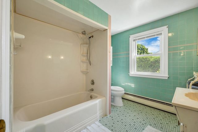 36 Louisberg St, Lawrence, MA 01843
