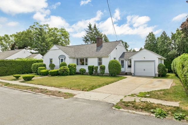 36 Louisberg St, Lawrence, MA 01843