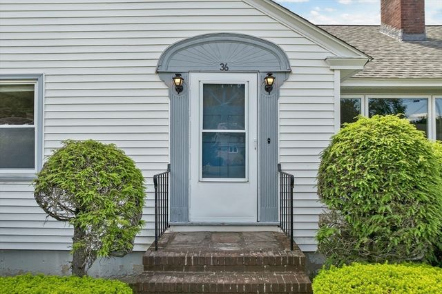 36 Louisberg St, Lawrence, MA 01843