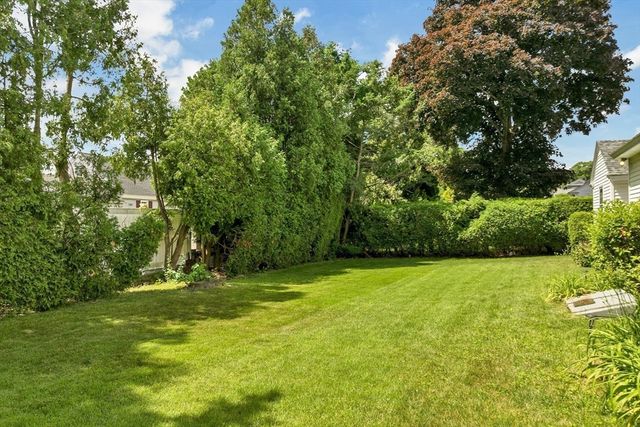 36 Louisberg St, Lawrence, MA 01843