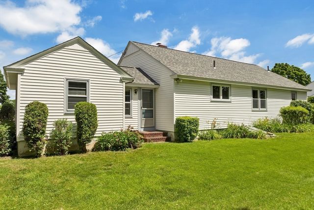 36 Louisberg St, Lawrence, MA 01843