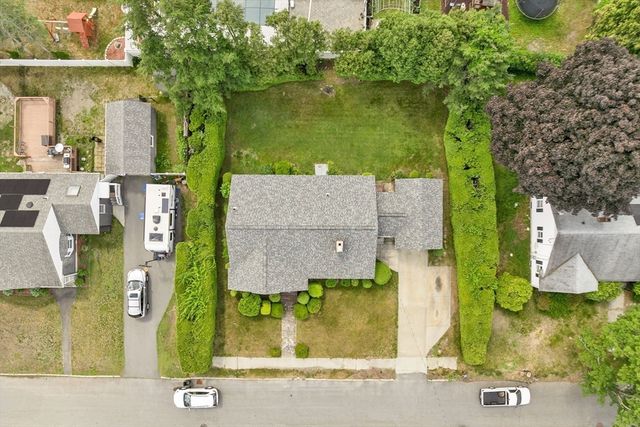 36 Louisberg St, Lawrence, MA 01843
