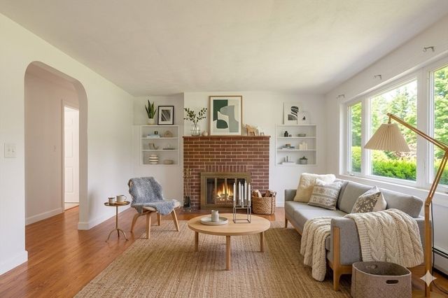 36 Louisberg St, Lawrence, MA 01843