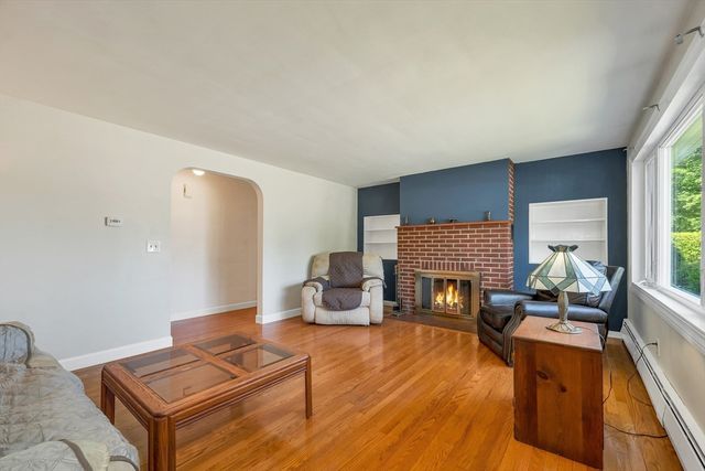 36 Louisberg St, Lawrence, MA 01843
