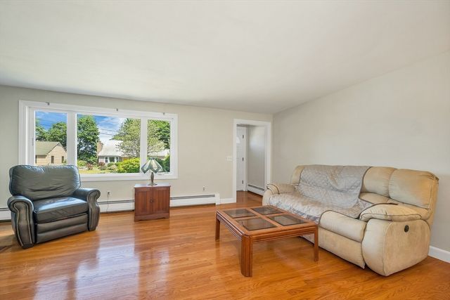 36 Louisberg St, Lawrence, MA 01843