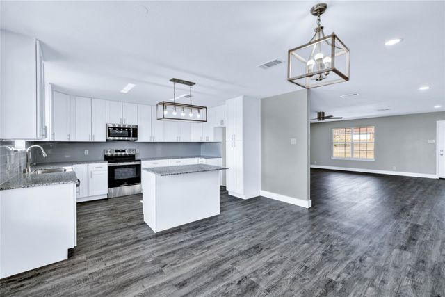 566 Mccraw Lane, Denison, TX 75021