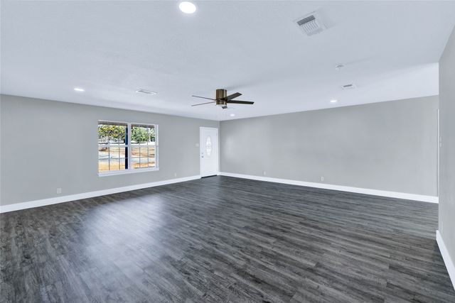 566 Mccraw Lane, Denison, TX 75021