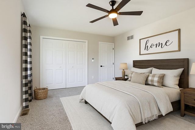 3900 BLUE HILL RD, Hanover, PA 17331