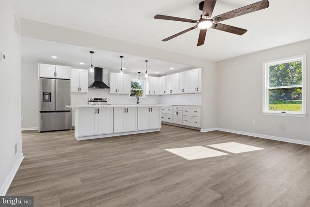 3900 BLUE HILL RD, Hanover, PA 17331