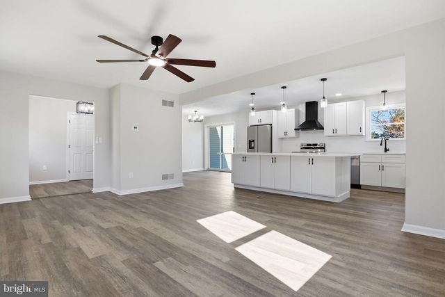 3900 BLUE HILL RD, Hanover, PA 17331