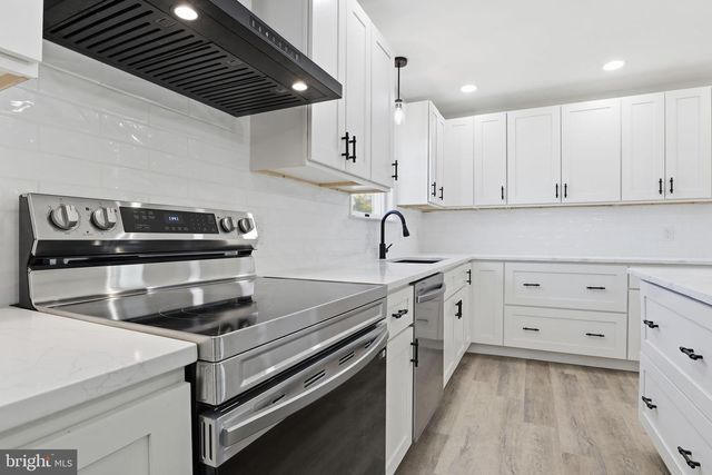 3900 BLUE HILL RD, Hanover, PA 17331