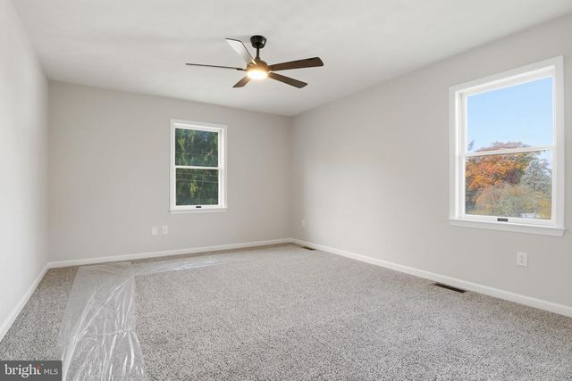 3900 BLUE HILL RD, Hanover, PA 17331