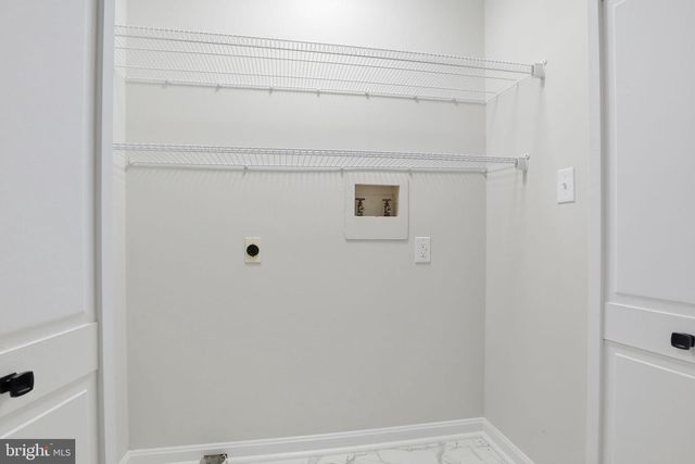 3900 BLUE HILL RD, Hanover, PA 17331