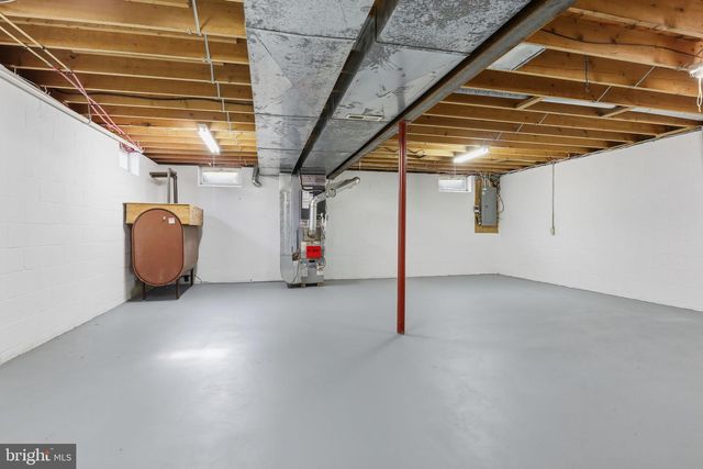 3900 BLUE HILL RD, Hanover, PA 17331