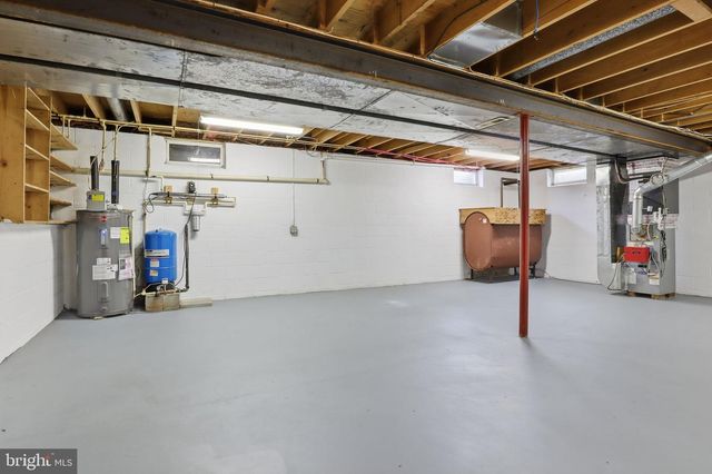 3900 BLUE HILL RD, Hanover, PA 17331