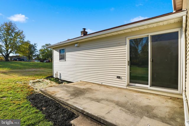 3900 BLUE HILL RD, Hanover, PA 17331