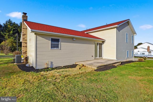 3900 BLUE HILL RD, Hanover, PA 17331