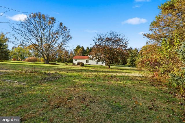 3900 BLUE HILL RD, Hanover, PA 17331