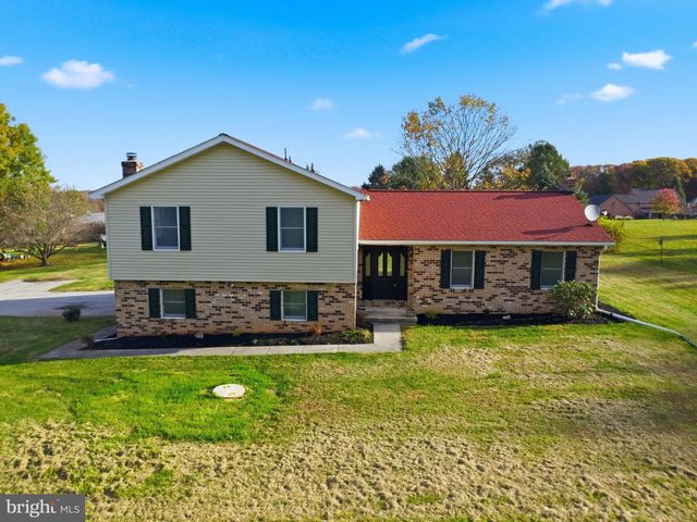 3900 BLUE HILL RD, Hanover, PA 17331