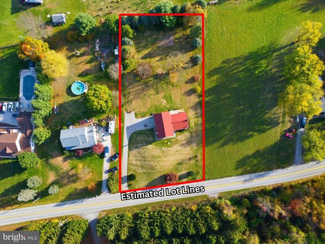 3900 BLUE HILL RD, Hanover, PA 17331