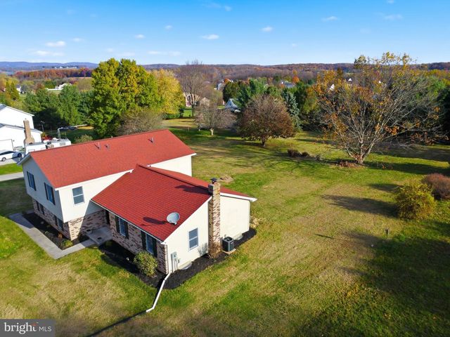 3900 BLUE HILL RD, Hanover, PA 17331