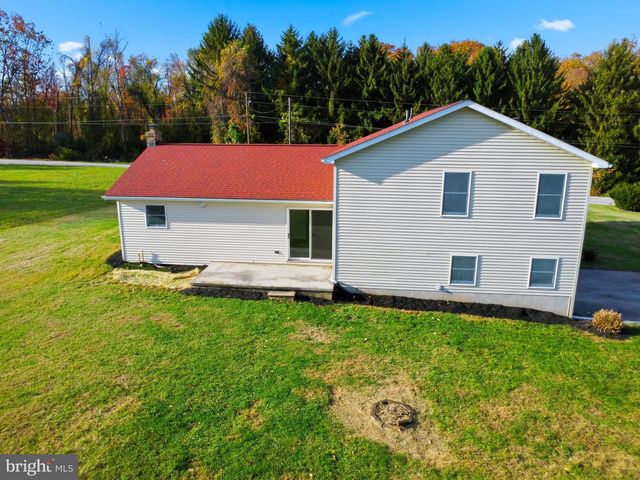 3900 BLUE HILL RD, Hanover, PA 17331