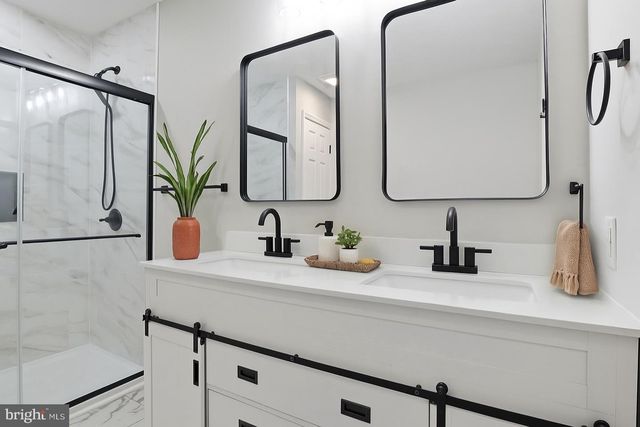 3900 BLUE HILL RD, Hanover, PA 17331