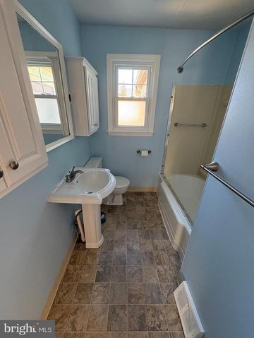 701 W BROOKE AVE, Magnolia, NJ 08049