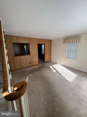 701 W BROOKE AVE, Magnolia, NJ 08049