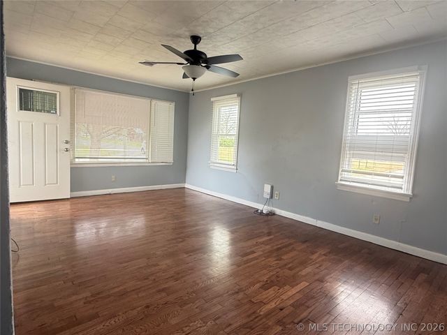 200 S Delaware Street, Dewey, OK 74029