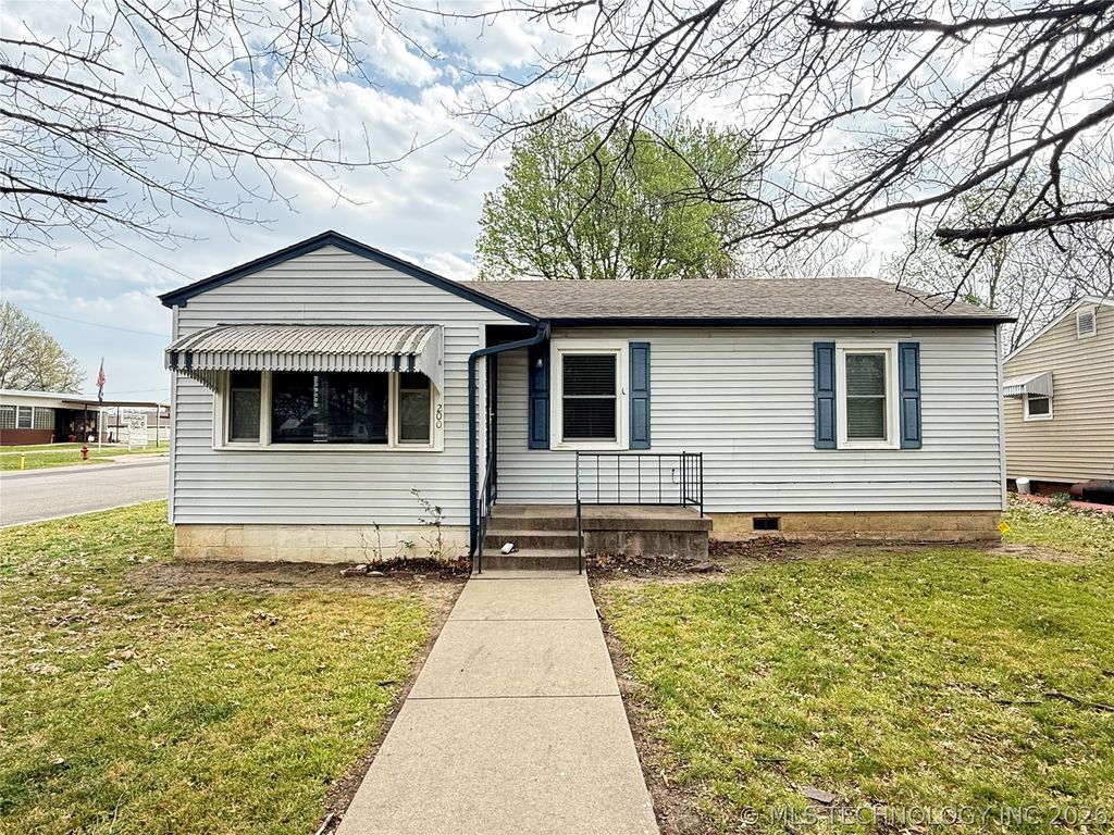 200 S Delaware Street, Dewey, OK 74029