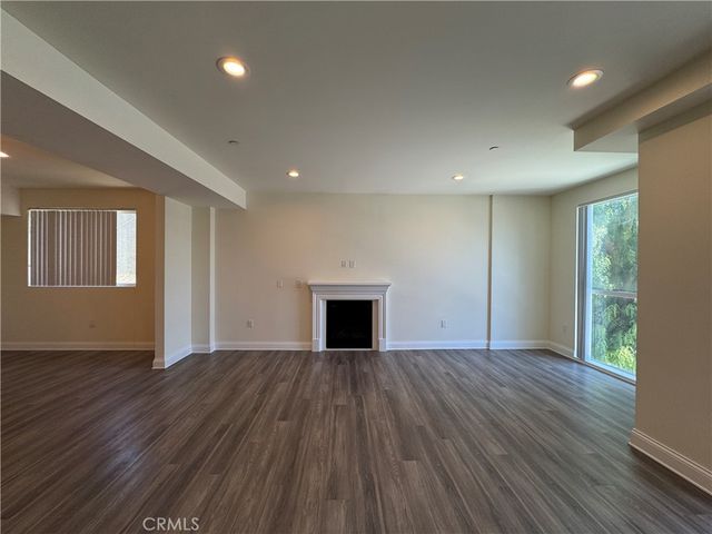 14934 Burbank Boulevard 202, Sherman Oaks, CA 91411
