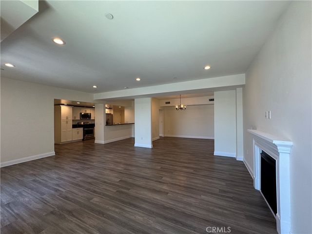 14934 Burbank Boulevard 202, Sherman Oaks, CA 91411