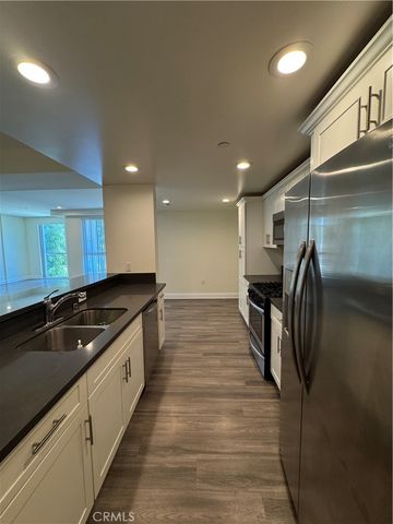 14934 Burbank Boulevard 202, Sherman Oaks, CA 91411