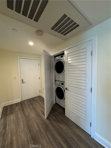 14934 Burbank Boulevard 202, Sherman Oaks, CA 91411