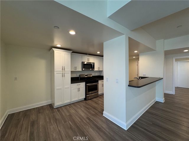 14934 Burbank Boulevard 202, Sherman Oaks, CA 91411
