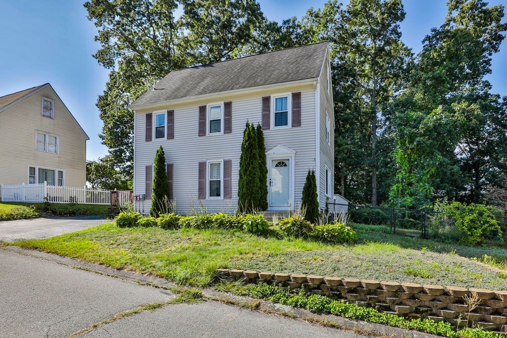 720 Hypine Rd, Dracut, MA 01826