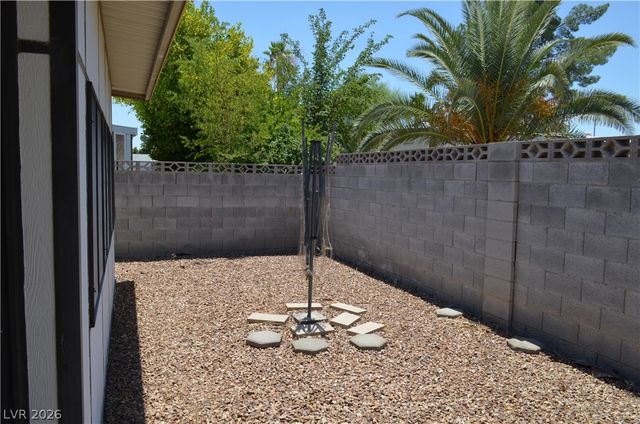 3333 Ewa Beach Drive, Las Vegas, NV 89122