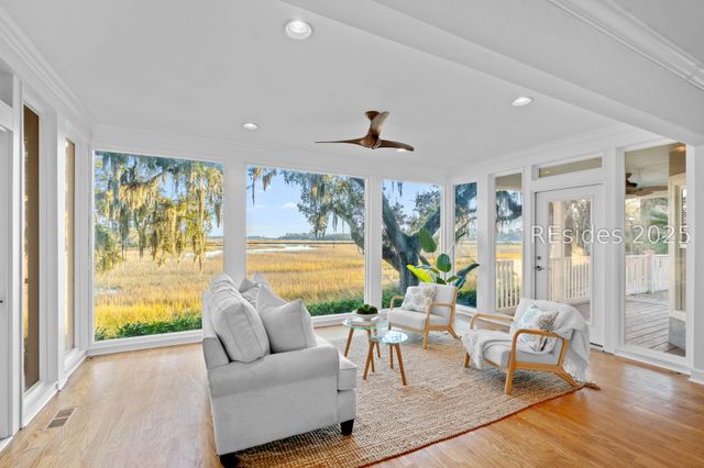 5 Petigru Dr, Beaufort, SC 29902