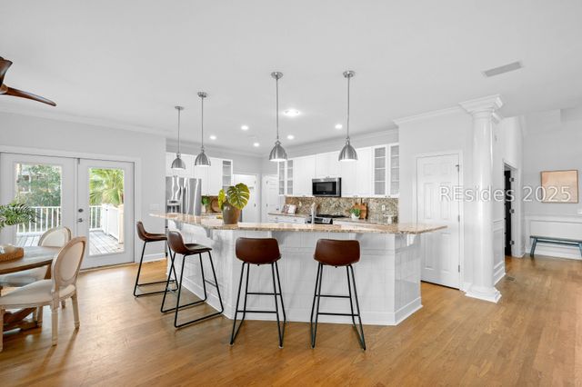 5 Petigru Dr, Beaufort, SC 29902