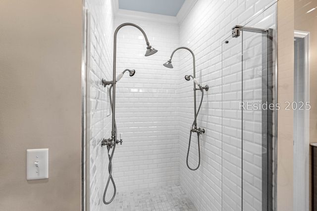 5 Petigru Dr, Beaufort, SC 29902