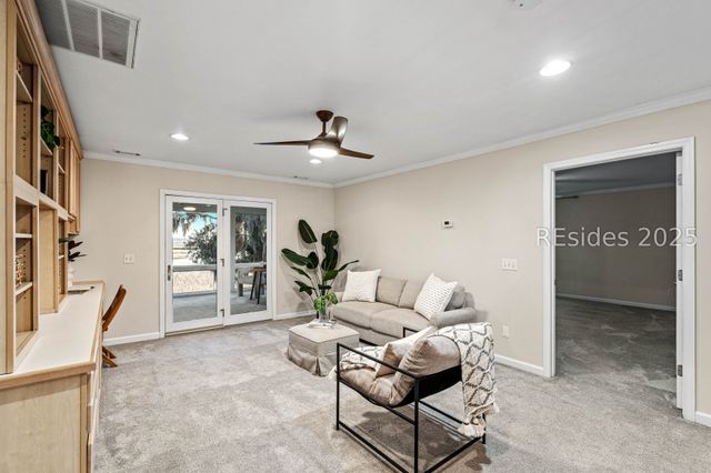 5 Petigru Dr, Beaufort, SC 29902